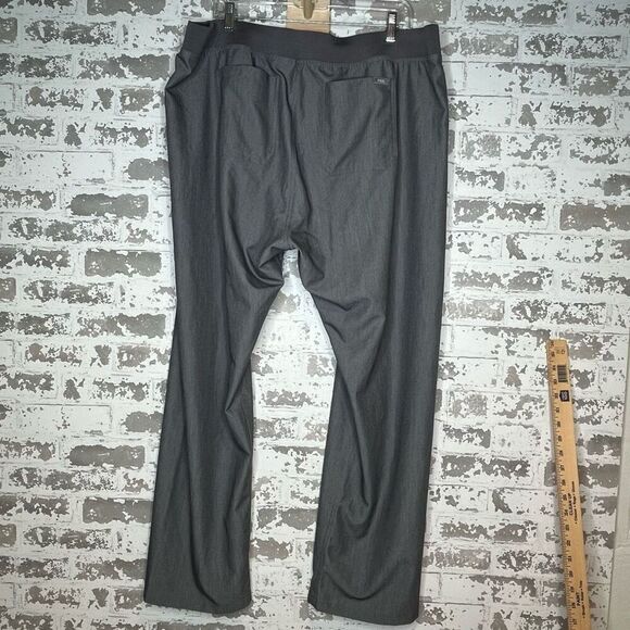 Figs | women nwt gray scrub pants straight leg - Picture 9 of 9